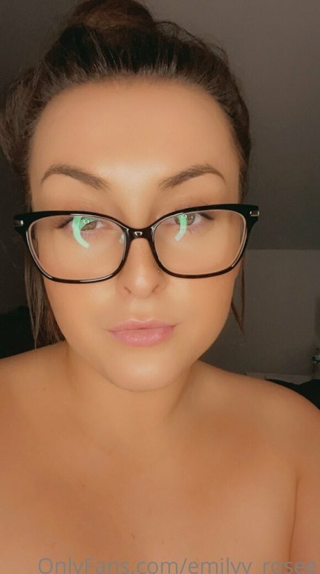 emilyy rosee model sexy pictures