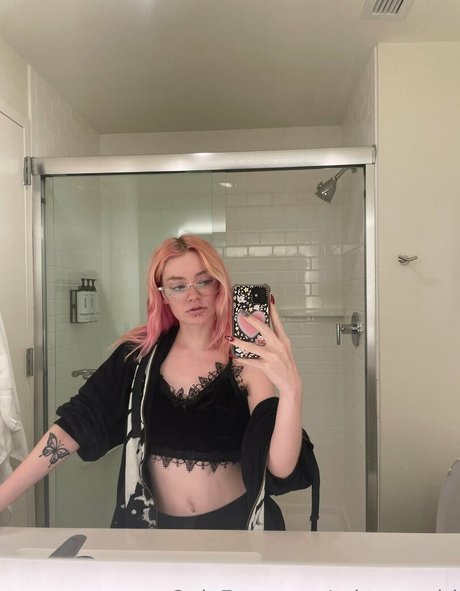 yrbunnygirl star perfect gallery