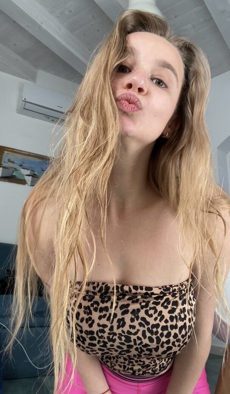 touch nancydrew model hot pic