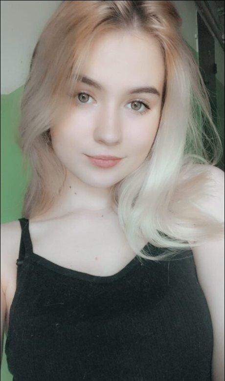 Your love Emily xxx model gallery