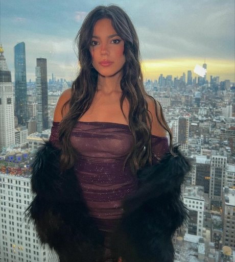 Ella Mendelsohn hot model gallery