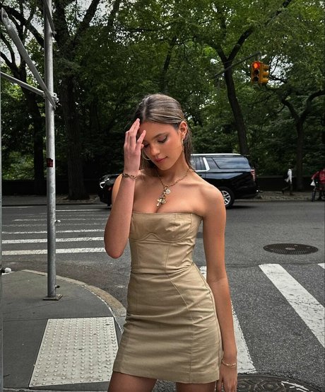 Ella Mendelsohn high quality star image