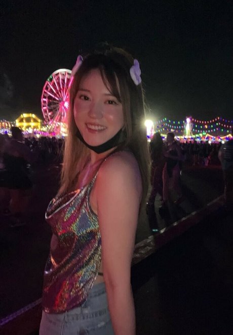 Plushys erotic pornstar archive