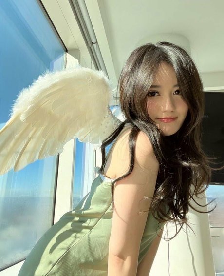 Plushys beautiful model images