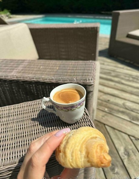 ebony smoking onlyfans hot pictures