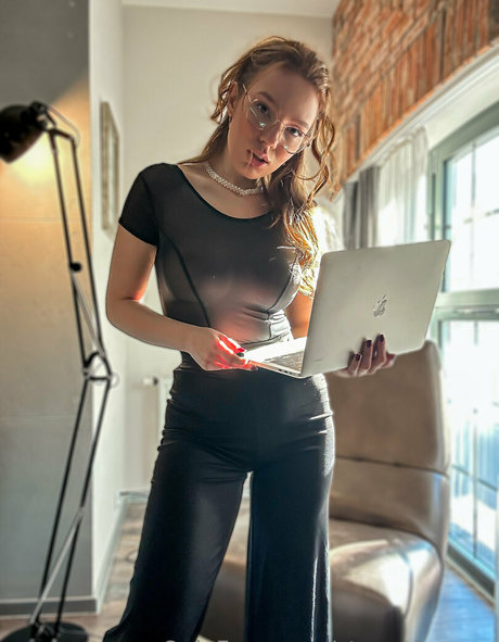 stars onlyfans free nude image