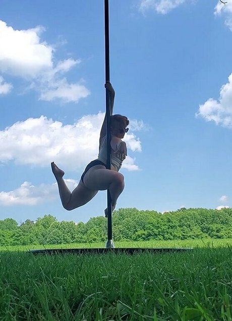 sluttubus star hot galleries