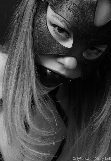 Mary Bell model free pics