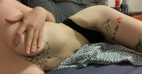 summer96o erotic actress image