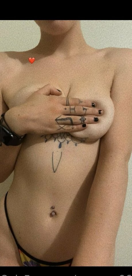 summer96o star nude img