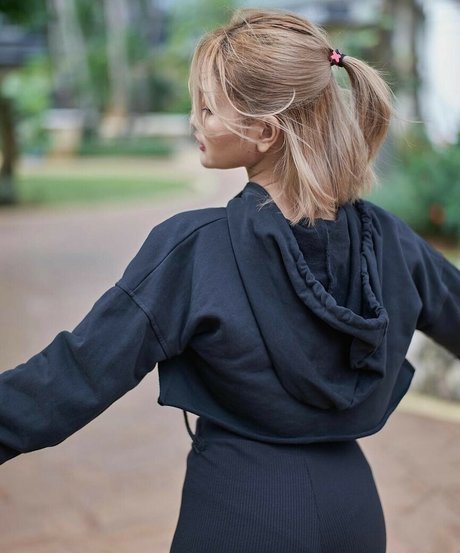 hairy pregnant onlyfans exclusive image