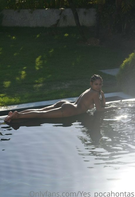 its pocahontas top star photo