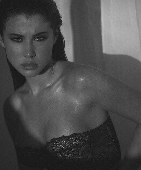 Alina Barmak erotic pornstar img