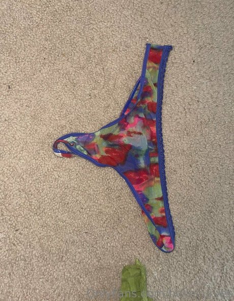 bellecurves star nudes photo