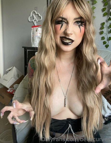 bellecurves model nudes img