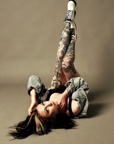 Morgan Adams porn model img