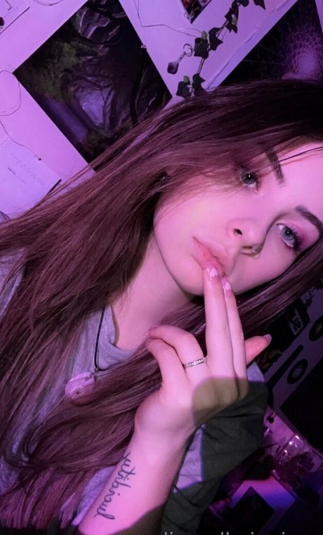 alignedbyjuniper erotic actress photo