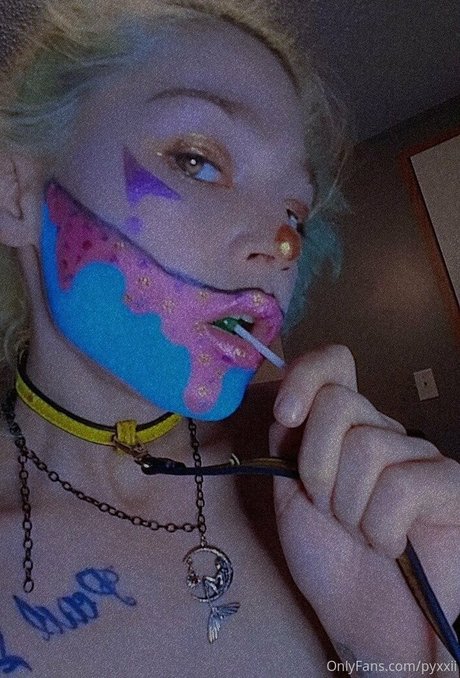 pyxxii exclusive model image