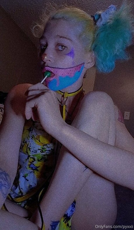 pyxxii naked star images