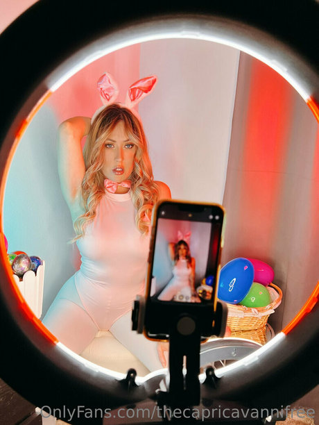 thecapricavannifree hot actress img