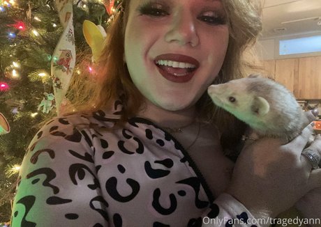 tragedyann nude actress photo