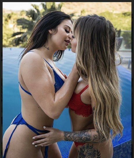 maegbabyy sexy model photos