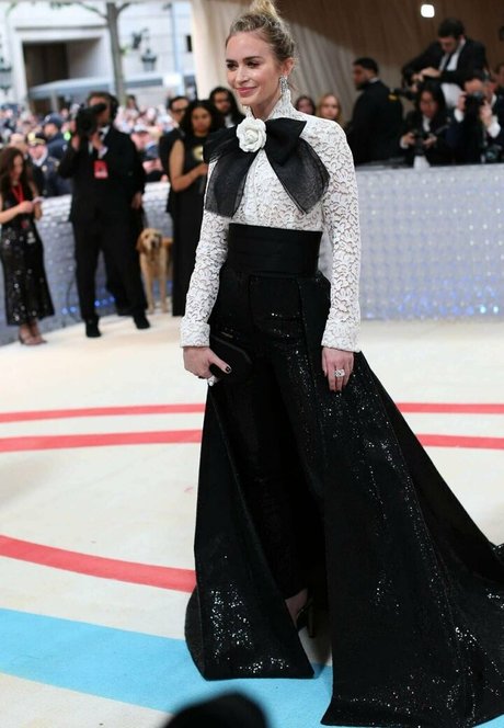 Emily Blunt sexy star archive