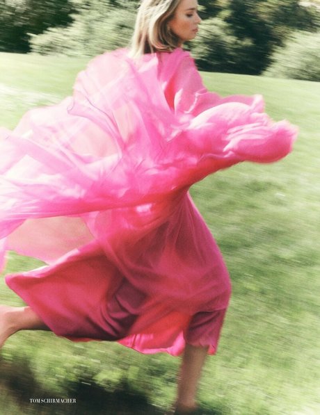 Emily Blunt sexy model image