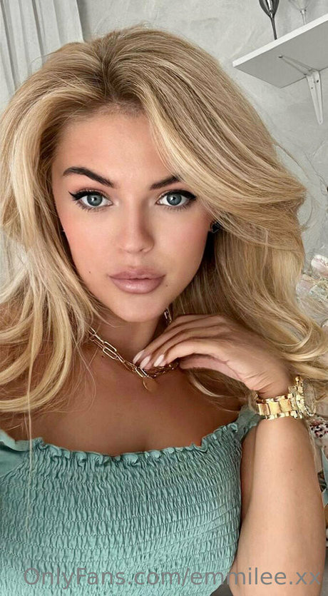 emmilee xx erotic star pic