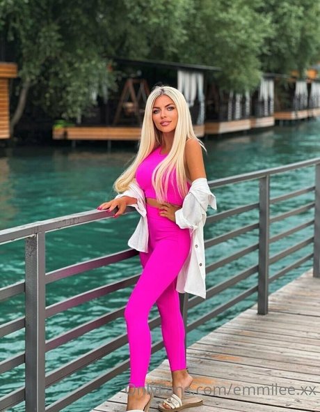 emmilee xx hot pornstar img