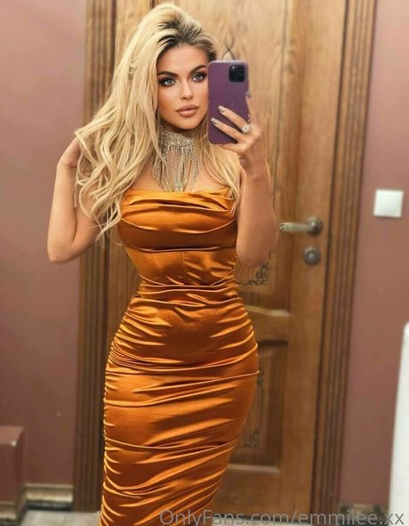 emmilee xx hot actress img