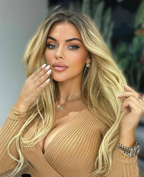 chicks with dicks onlyfans nice pics