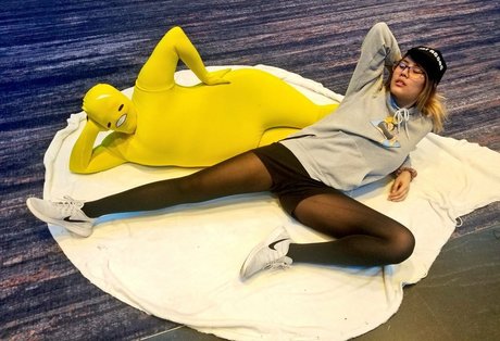 Marine hot model pictures