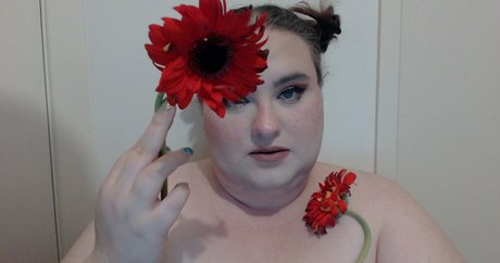 laladelilah naked model image