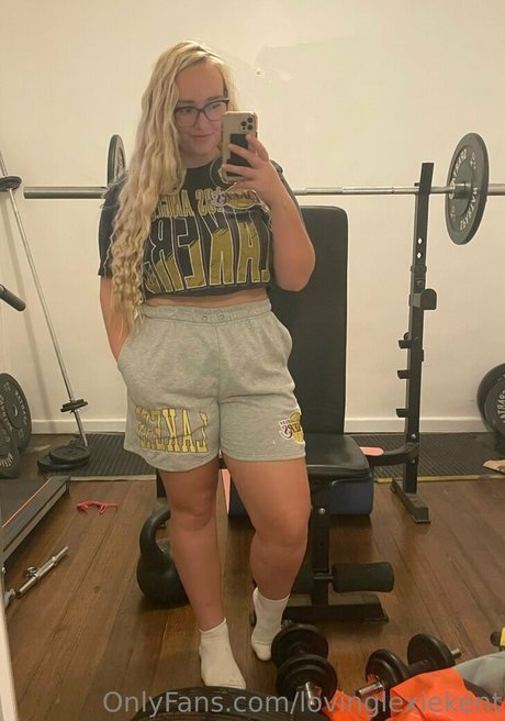 LovingLexieKent pornstar top photo