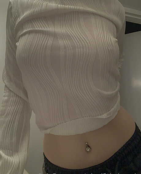 winni3thebunnie nude model gallery