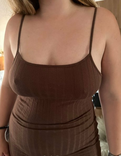 Molly Archer exclusive model photos