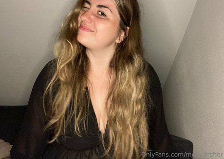 Molly Archer perfect model pictures