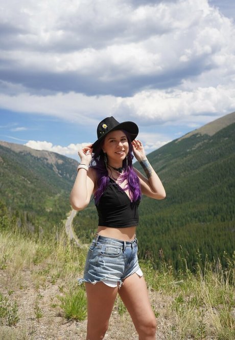 lolaxsparks nude actress picture