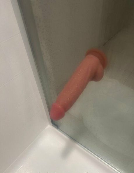 thestonedmom model nude pics