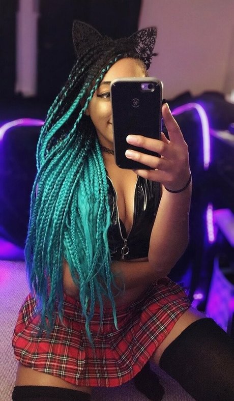 meowster model beautiful pictures