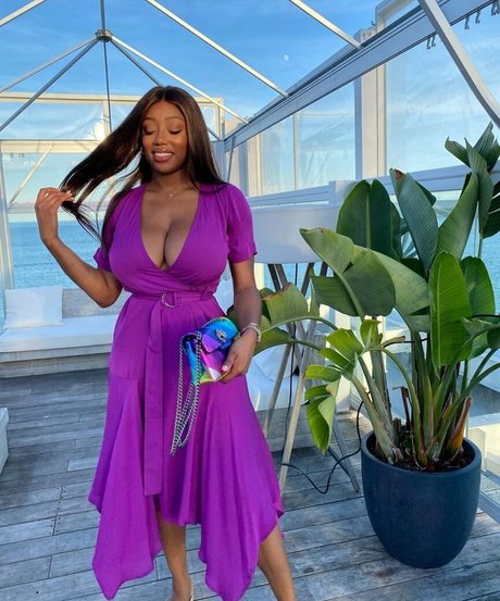 Vivi Panamera nudes star archive