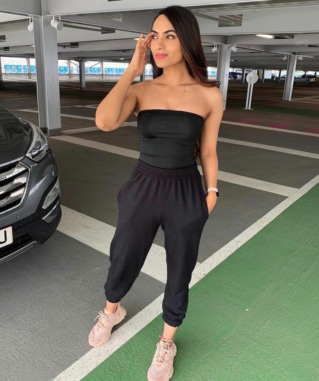 nikkirai_ erotic pornstar img