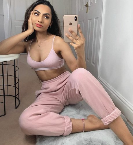 nikkirai_ hd pornstar img