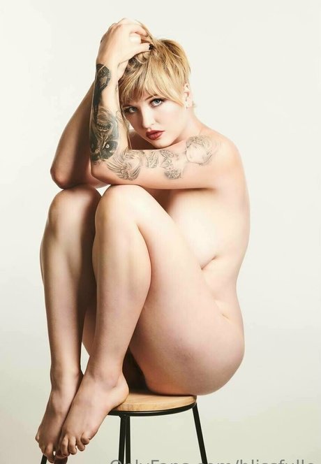 blissfulle top model photo