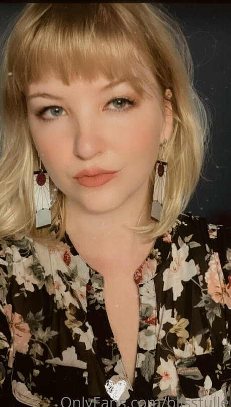 blissfulle nice model gallery