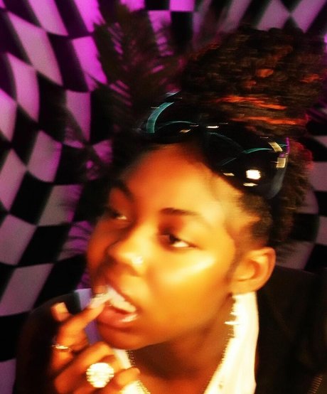 Alijahkai model nice photo