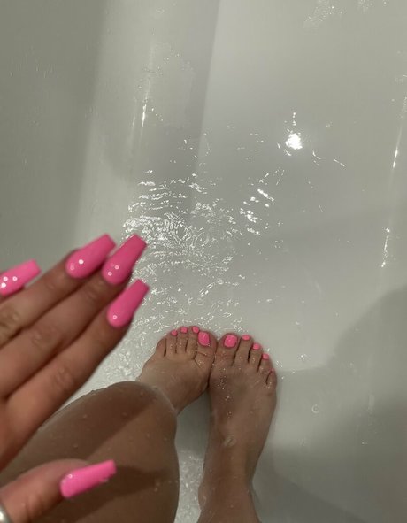 fansly onlyfans free photo