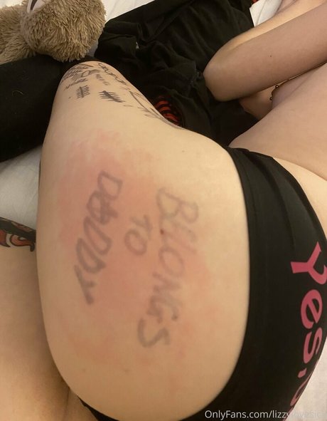 lizzylovesick star adult gallery
