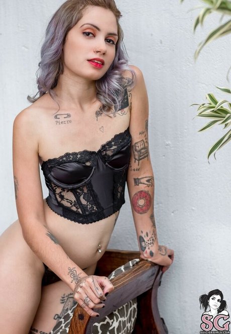 Peggolives model best pictures